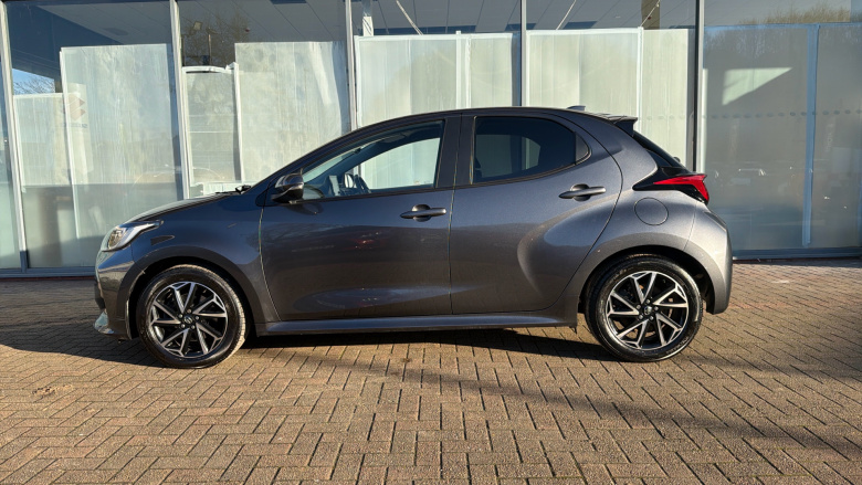 Toyota Yaris 1.5 Hybrid Design 5dr CVT Hybrid Hatchback